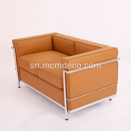 Brown Leather Le Corbusier LC2 2 Seat pasofa